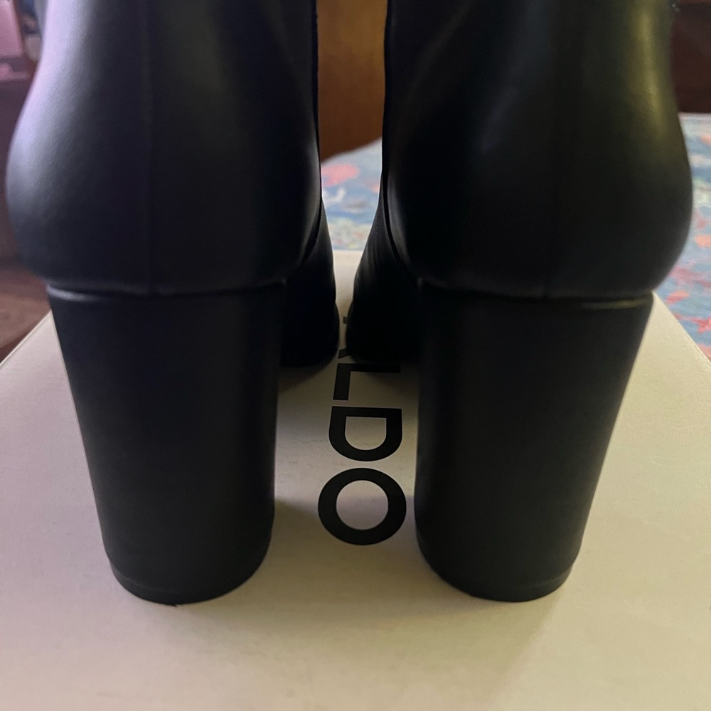 Aldo QERRALLA Black Leather Ankle Booties Size 8